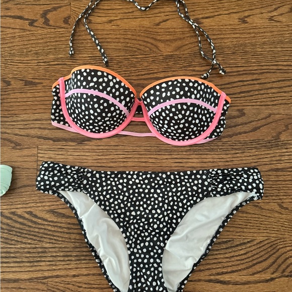 2 Victoria Secret Bikini Bathing Suits - Picture 4 of 8